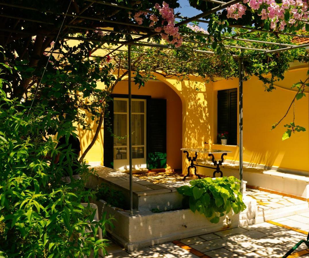 Apartamento House With Garden Near The Sea Agia Efimia Exterior foto