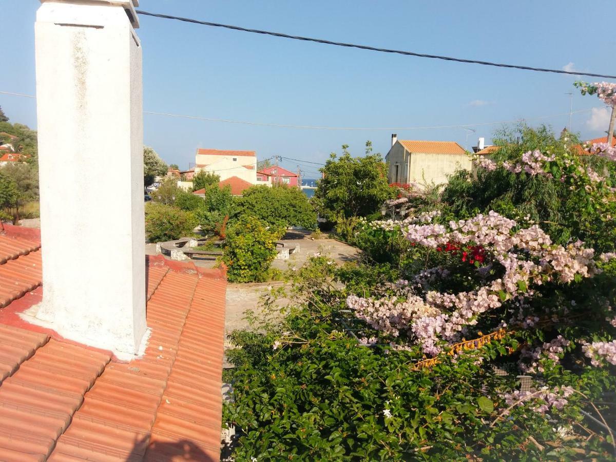 Apartamento House With Garden Near The Sea Agia Efimia Exterior foto