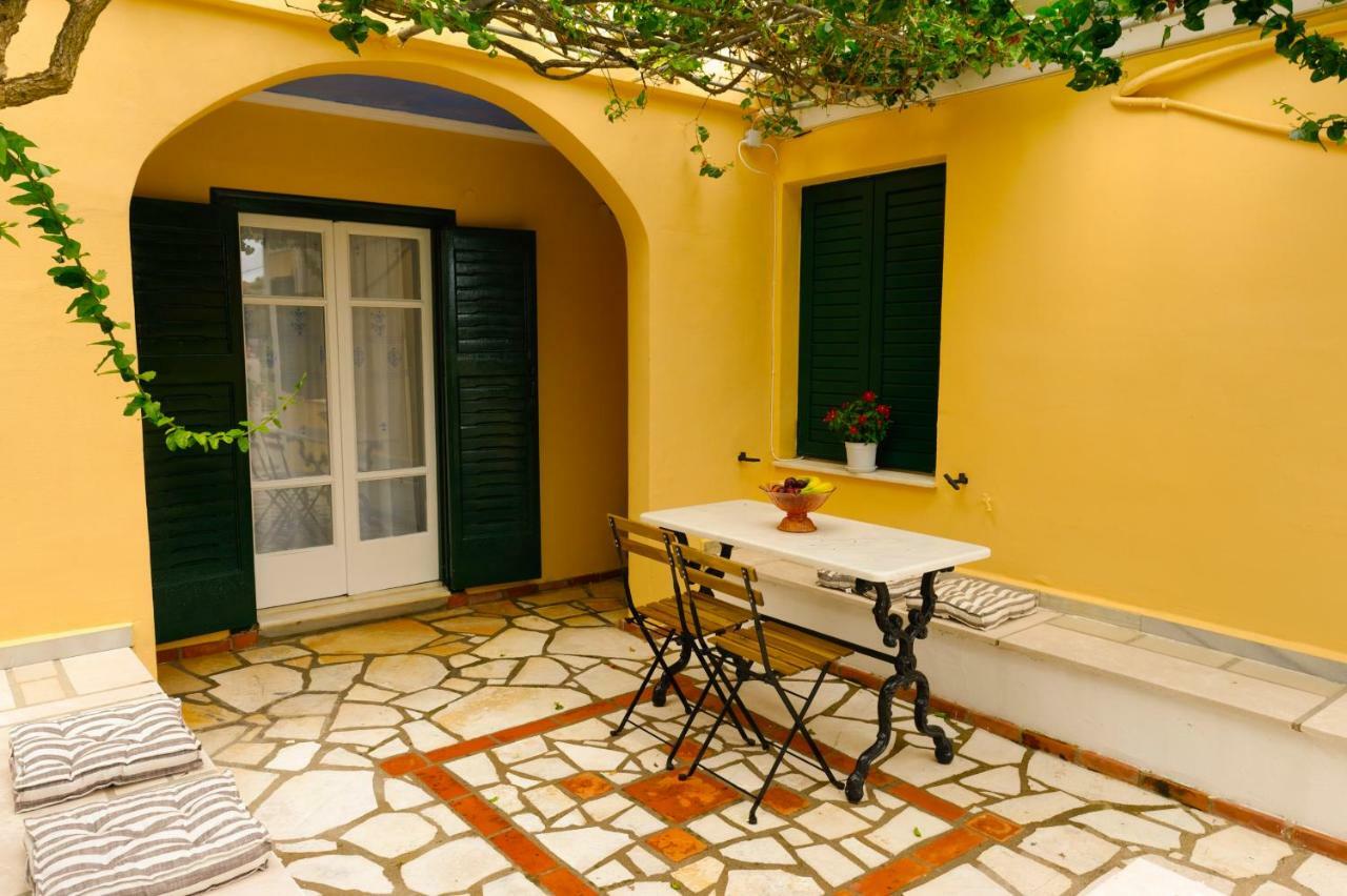Apartamento House With Garden Near The Sea Agia Efimia Exterior foto