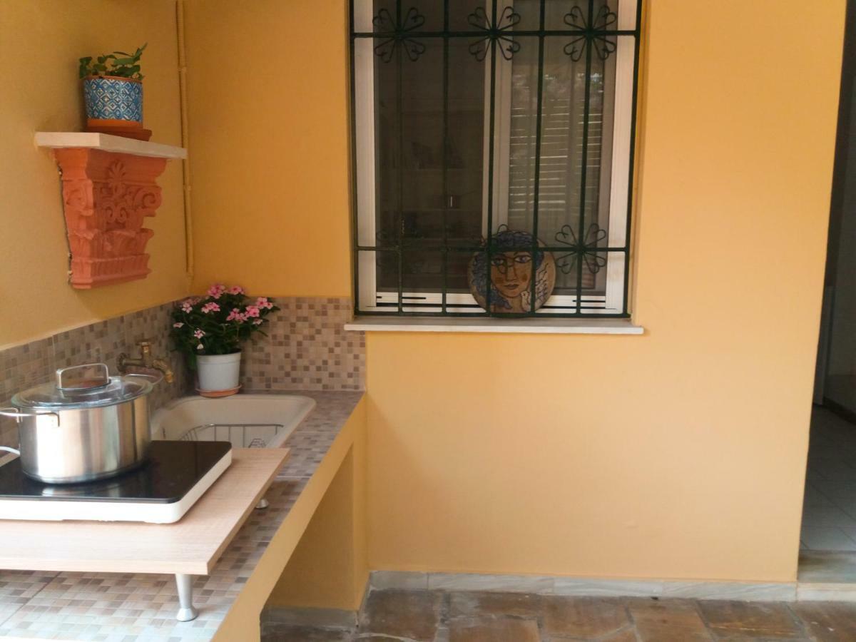 Apartamento House With Garden Near The Sea Agia Efimia Exterior foto