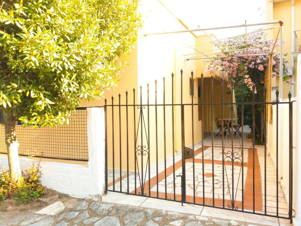 Apartamento House With Garden Near The Sea Agia Efimia Exterior foto