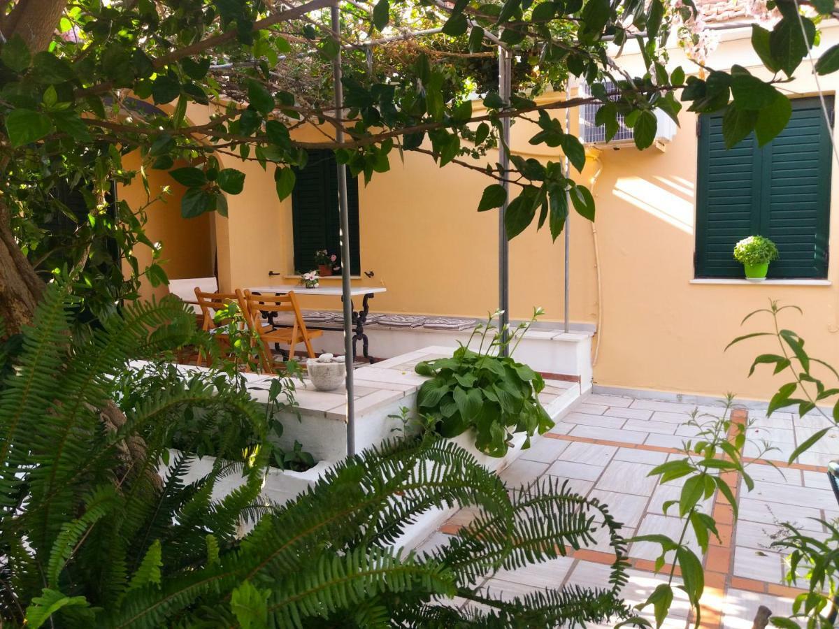 Apartamento House With Garden Near The Sea Agia Efimia Exterior foto